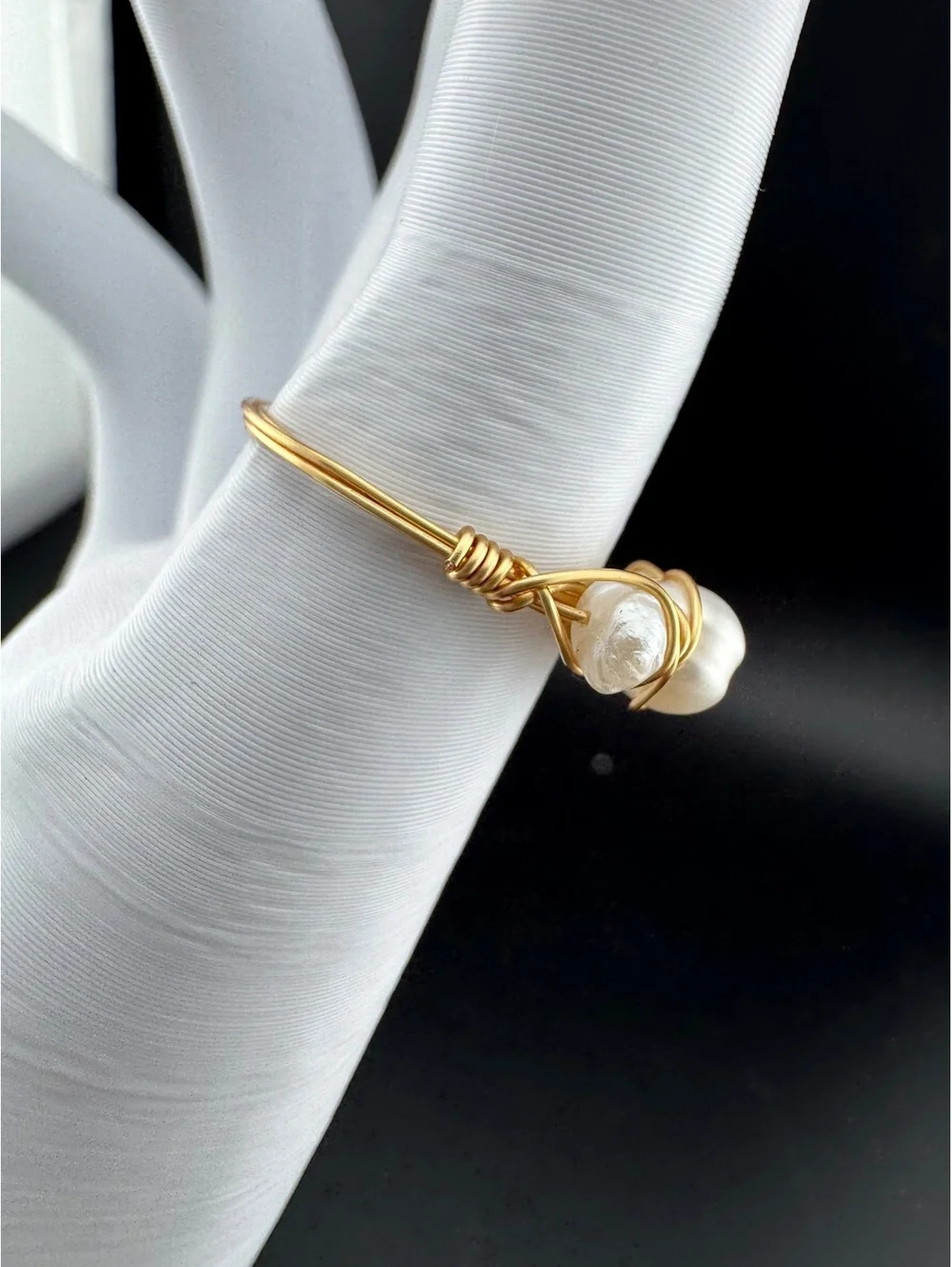 Cultured Pearl Wire Wrap Ring, Size 7 Gold Tone